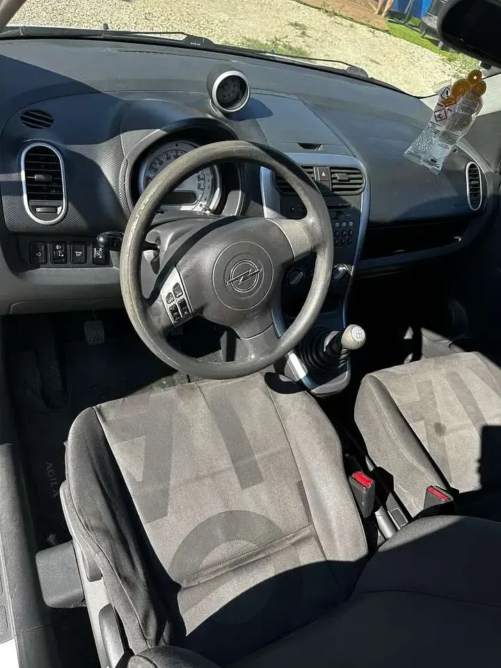 Usata Opel Agila Enjoy 65 CV (47 kW) 2010 Other Utilitaria
