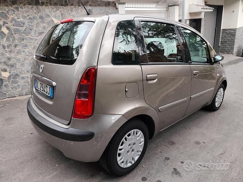 Usata Lancia Musa 77 CV (56 kW) 2007 Marrone Monovolume