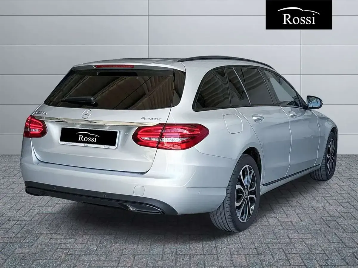 Usata Mercedes C220 194 CV (142 kW) 2019 Grigio chiaro metallizzato Station wagon