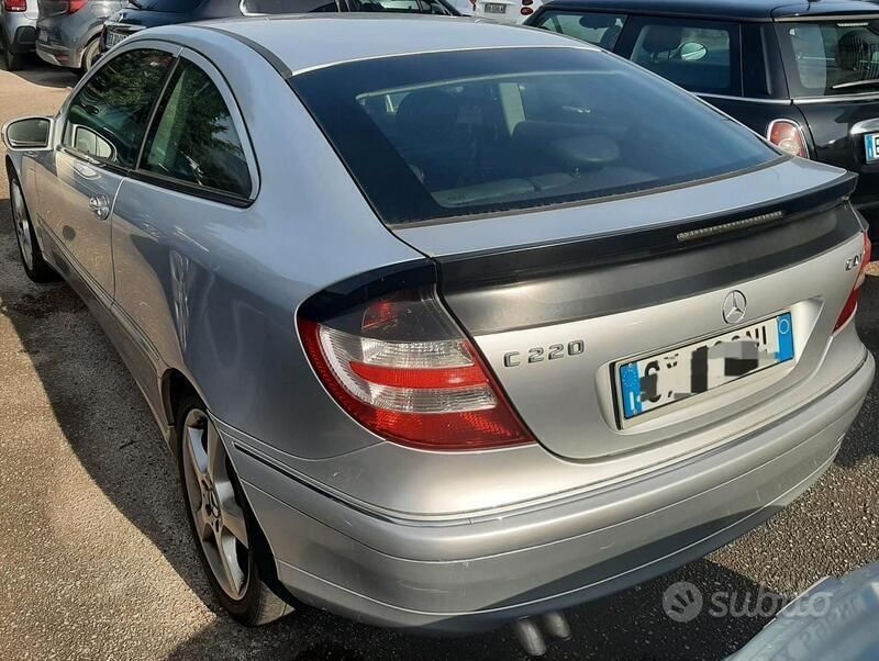 Usato 2005 Mercedes C220 2.1 Diesel 150 CV (3.900 €)