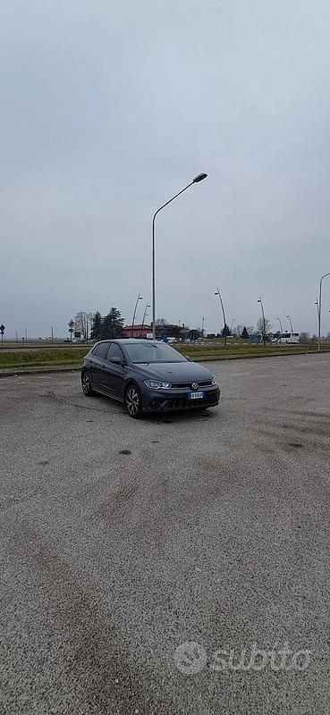 Usata VW Polo R-line 95 CV (69 kW) 2023 Grigio Berlina