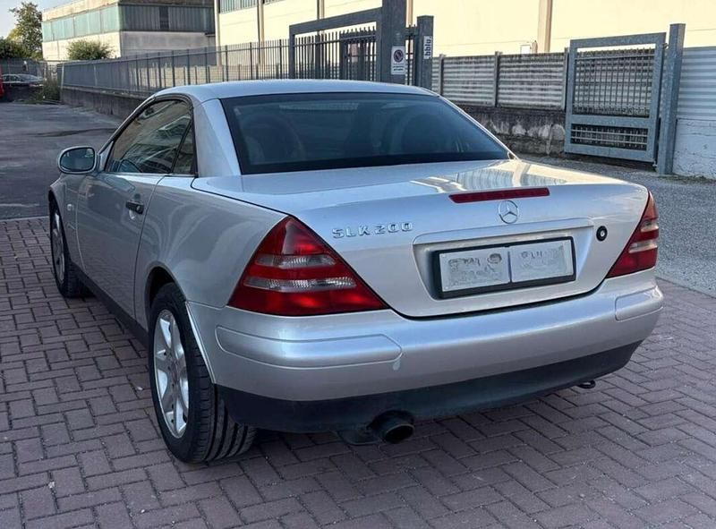 Usata Mercedes SLK200 192 CV (141 kW) 1998 Argento Cabrio