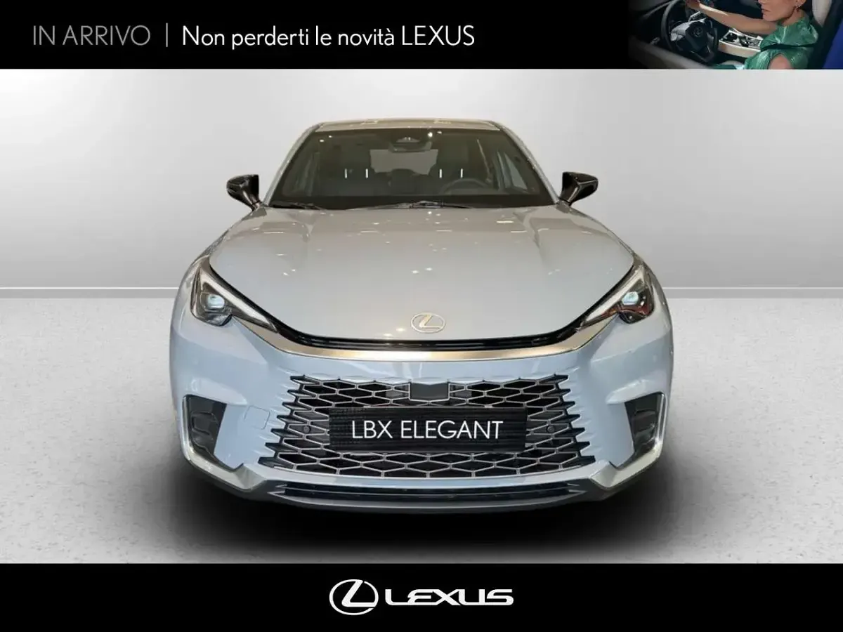 Nuova Lexus LBX 136 CV (100 kW) 2025 Nero SUV