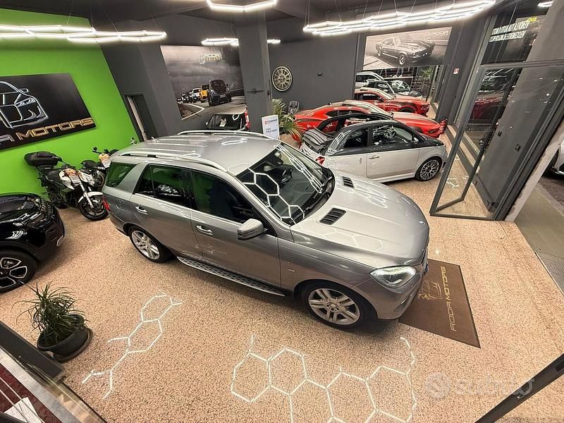 Usata Mercedes ML350 258 CV (189 kW) 2012 Grigio SUV