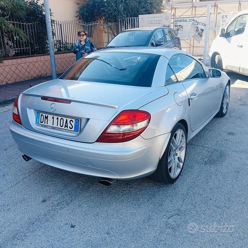 Usata Mercedes SLK200 163 CV (119 kW) 2007 Grigio Cabrio