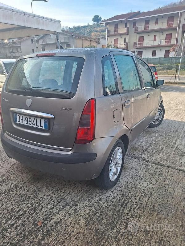 Usata Lancia Musa 2007 Grigio Monovolume