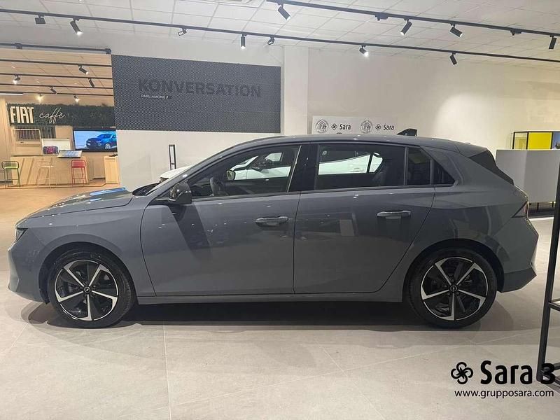 Nuova Opel Astra Edition 131 CV (96 kW) 2026 Arancione Utilitaria