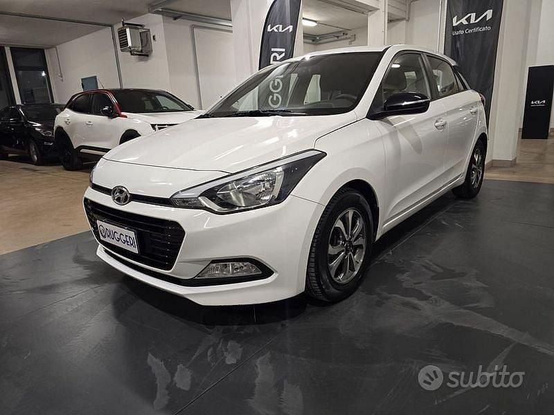 Bianco Usata 2019 Hyundai i20 GO! Berlina | 9900 € (Buon prezzo) - Immagine 1/4