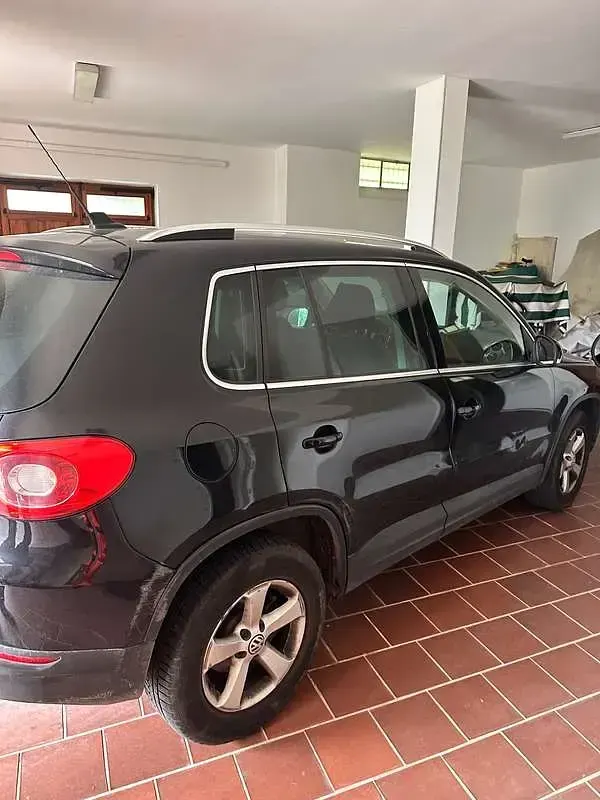 Usata VW Tiguan 140 CV (102 kW) 2011 Nero SUV