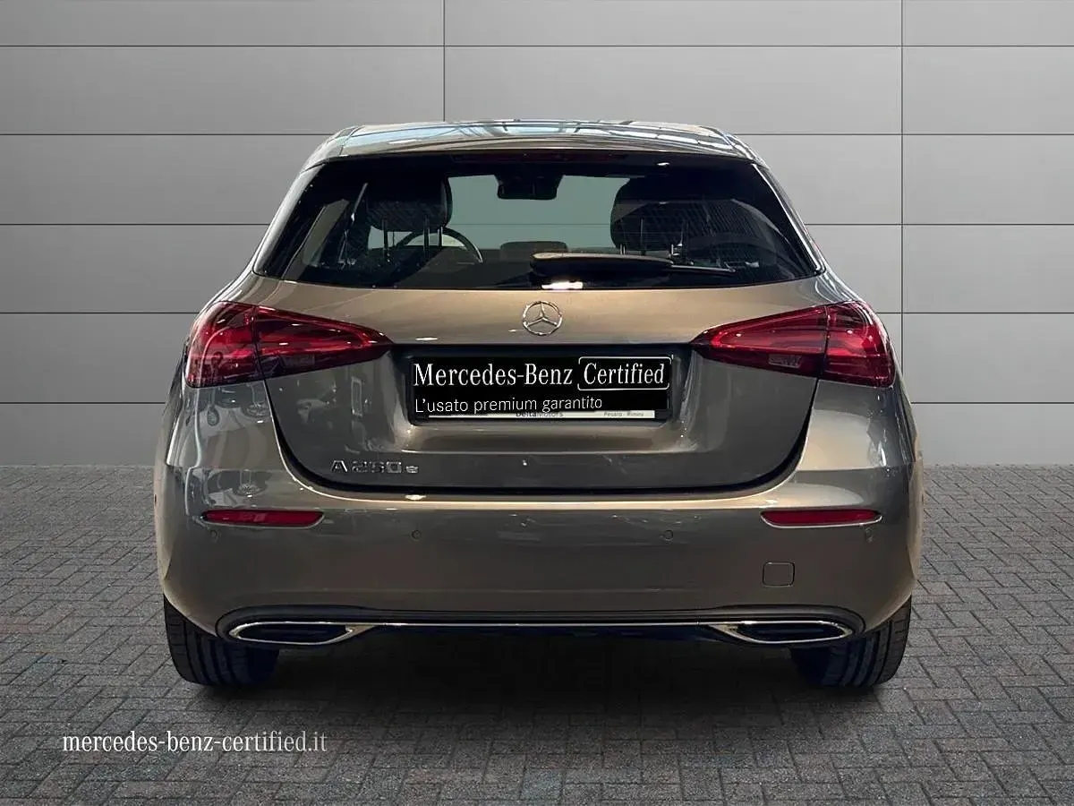 Usata Mercedes A250 Advanced 163 CV (119 kW) 2025 Grigio montagna Berlina