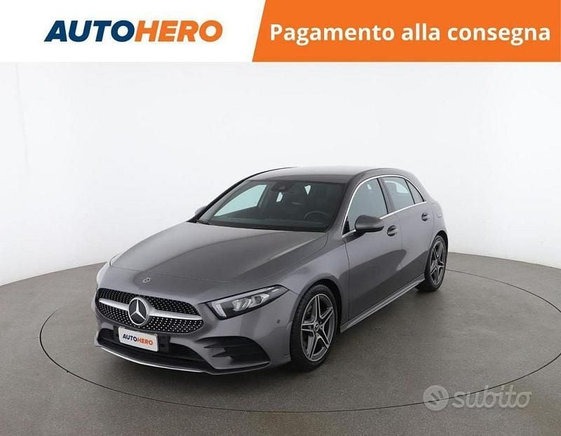 Grigio Usata 2018 Mercedes A180 Premium Tre volumi | 22.799 € (Buon prezzo) - Immagine 1/4