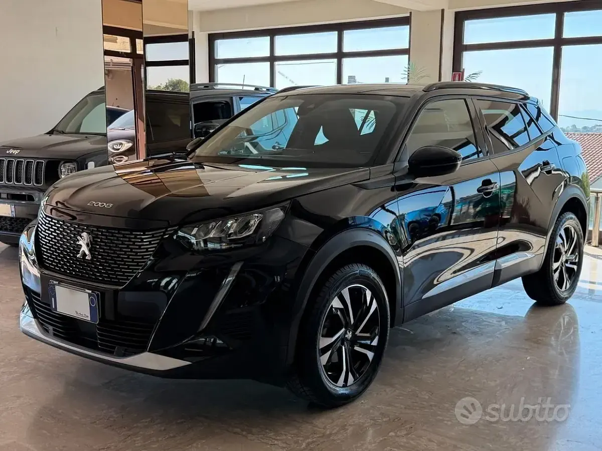 Usata Peugeot 2008 Allure 110 CV (80 kW) 2022 Nero perla SUV