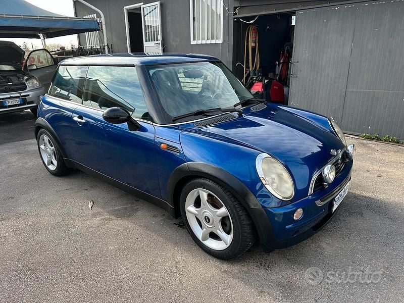 Usata Mini ONE 90 CV (66 kW) 2003 Blu Utilitaria