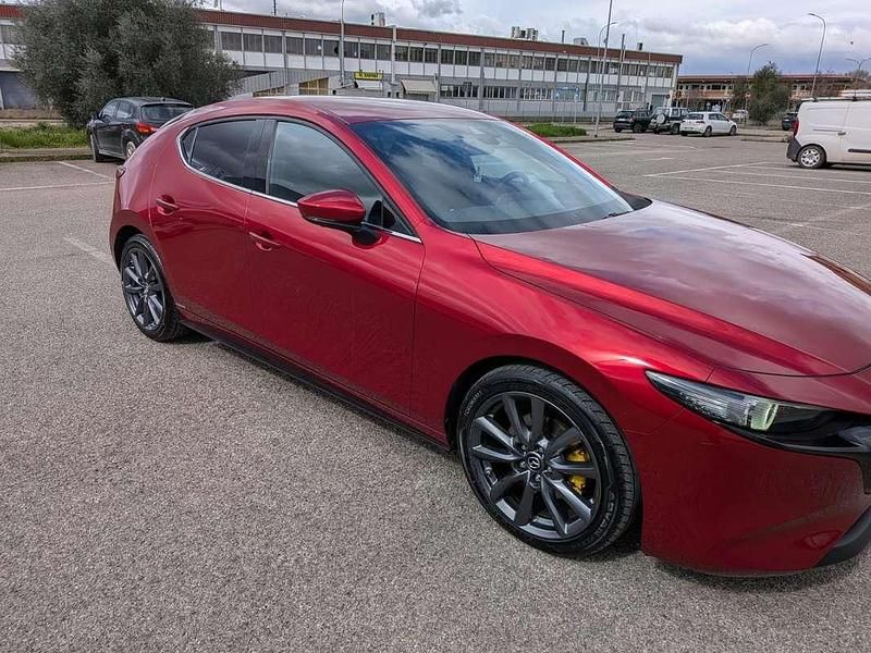 Begagnad Mazda 3 Exclusive 179 HK (131 kW) 2020 Röd Sedan