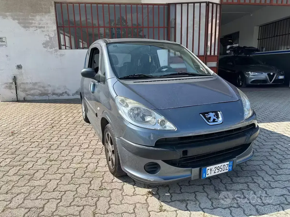 Usata Peugeot 1007 68 CV (50 kW) 2005 Monovolume