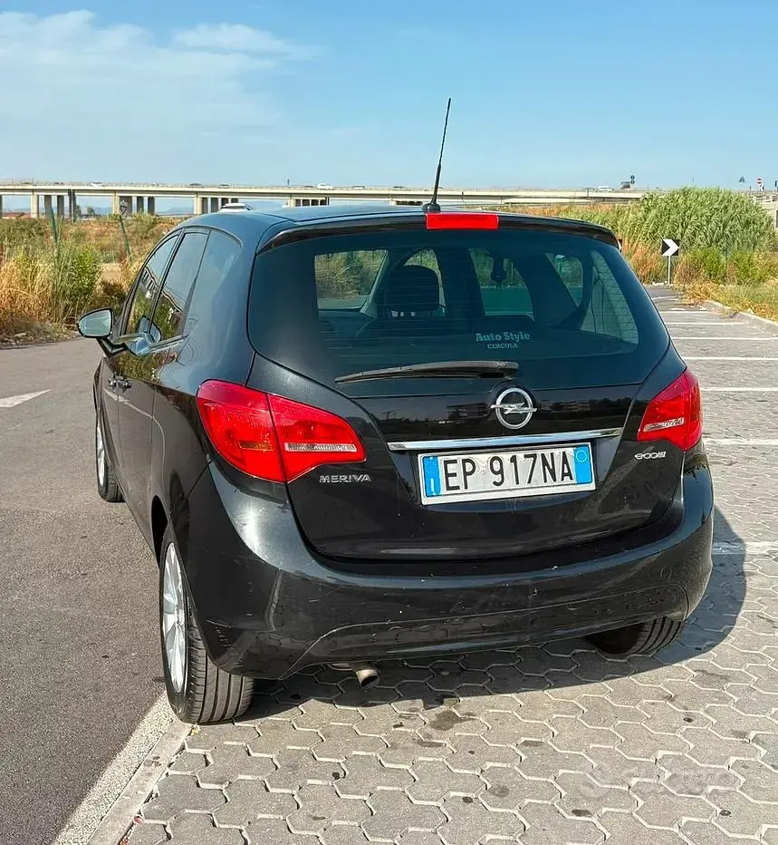 Usata Opel Meriva 95 CV (69 kW) 2013 Nero Monovolume