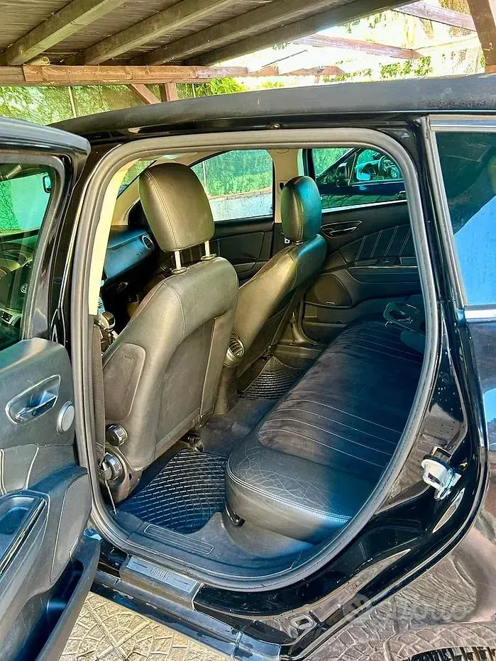 Usata Lancia Delta 120 CV (88 kW) 2008 Blu Utilitaria