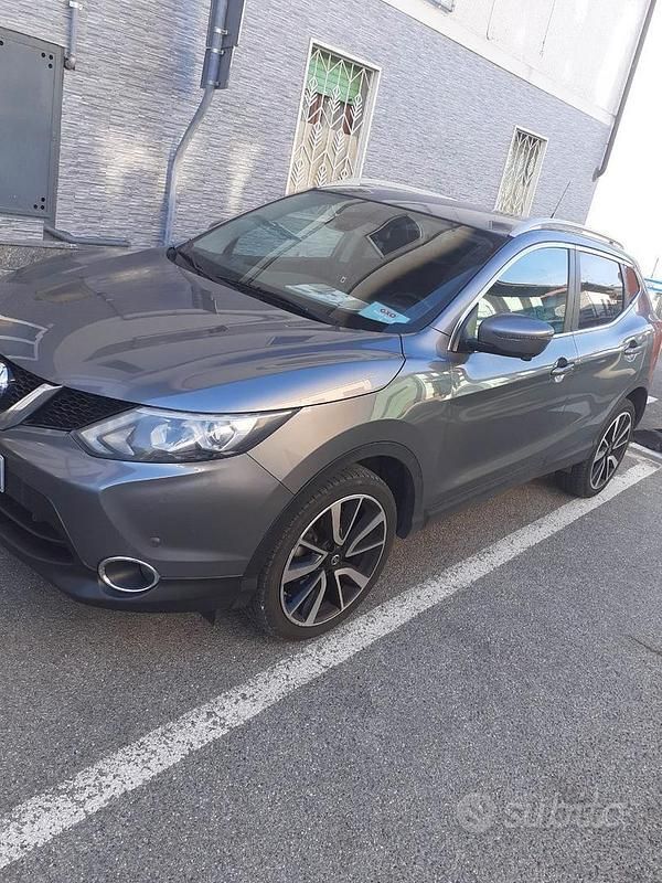 Usata Nissan Qashqai 115 CV (84 kW) 2015 Grigio SUV