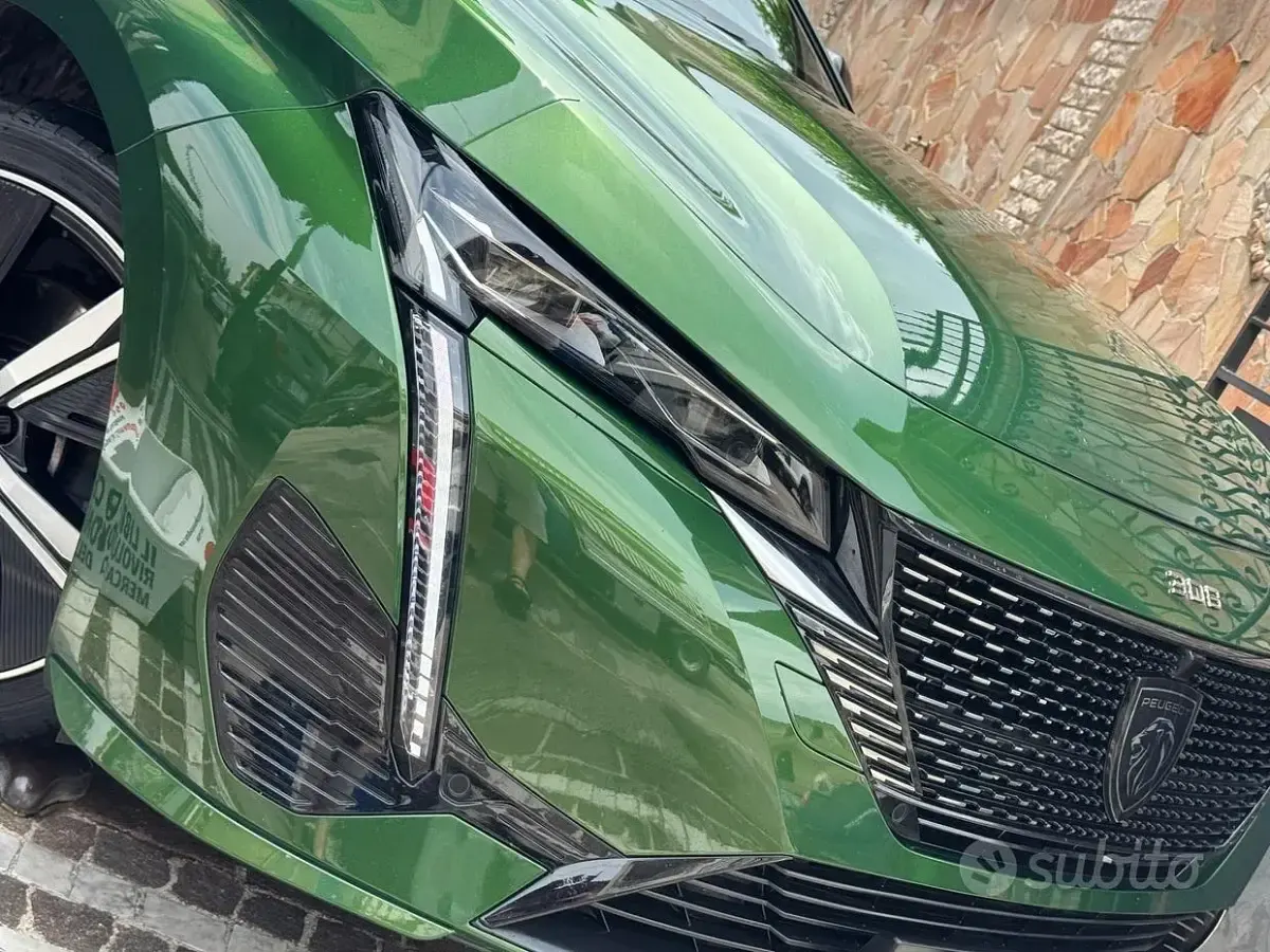 Usata Peugeot 308 GT 131 CV (96 kW) 2022 Verde Berlina