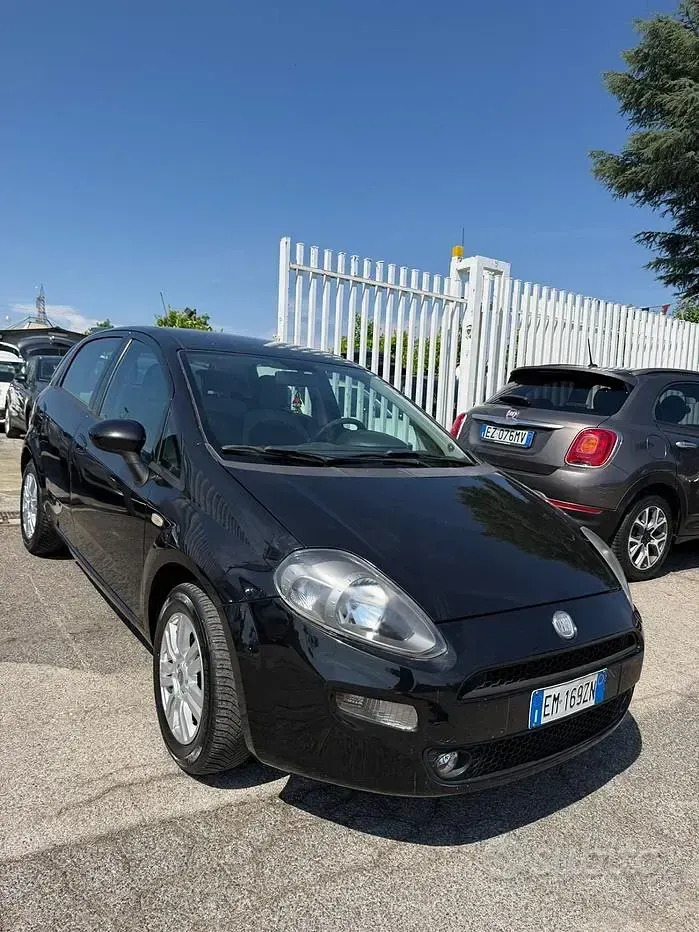 Usata Fiat Punto Active 60 CV (44 kW) 2011 Nero Utilitaria