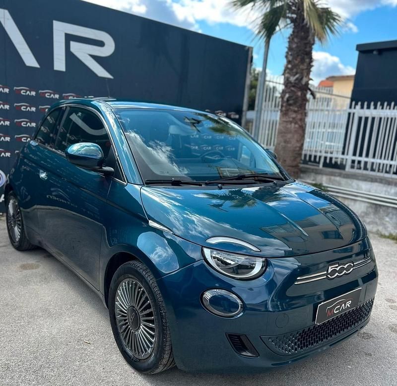 Usata Fiat 500e Icon 86 kW (118 CV) 2021 Blu Berlina