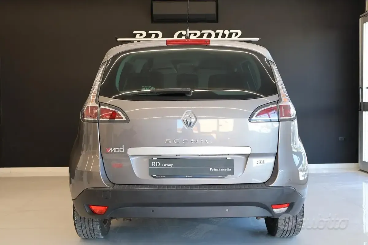 Usata Renault Scénic III LIMITED 110 CV (80 kW) 2016 Grigio Monovolume