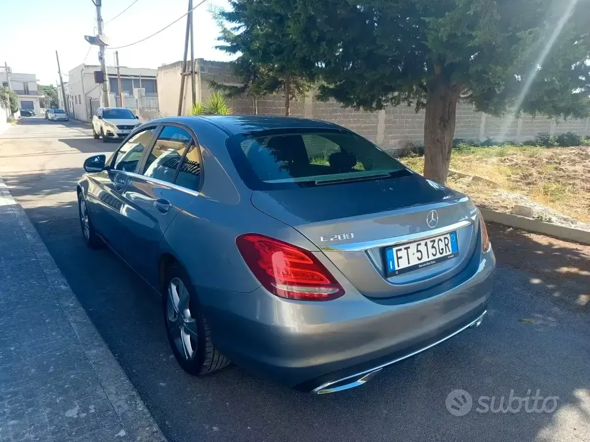 Usata Mercedes C200 136 CV (100 kW) 2015 Bluazzurro Berlina