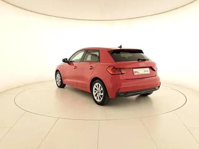Usata Audi A1 Sportback Admired 95 CV (69 kW) 2024 Rosso progressivo metallizzato Utilitaria