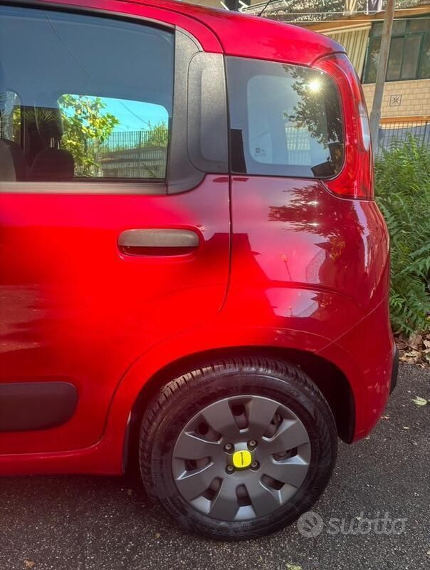 Usata Fiat Panda 69 CV (50 kW) 2015 Rosso Utilitaria