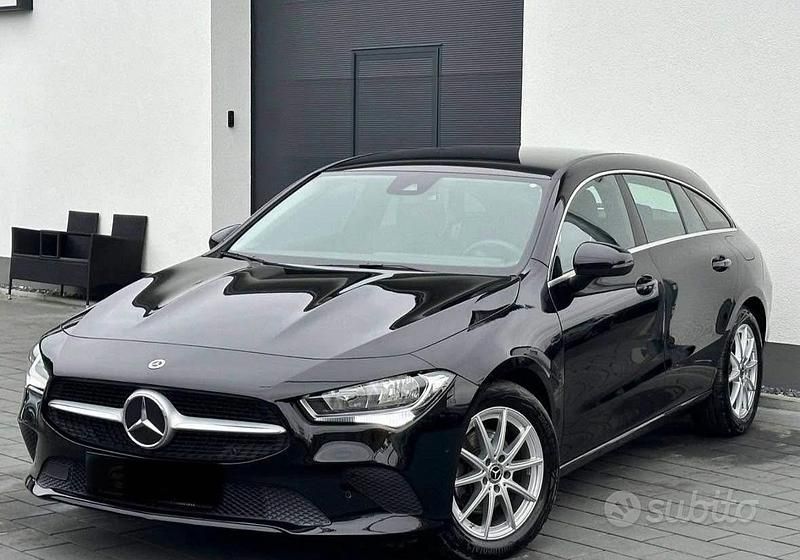 Usata Mercedes CLA200 150 CV (110 kW) 2021 Nero Station wagon