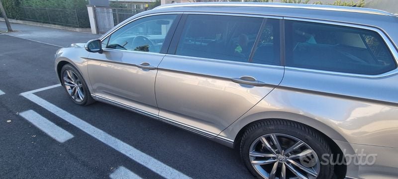 Usata VW Passat Executive 190 CV (139 kW) 2017 Grigio Station wagon