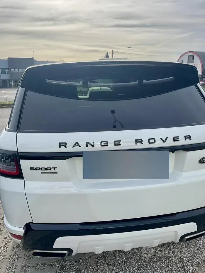 Second-hand Land Rover Range Rover Sport HSE Dynamic 249 CP (183 kW) 2019 Alb SUV