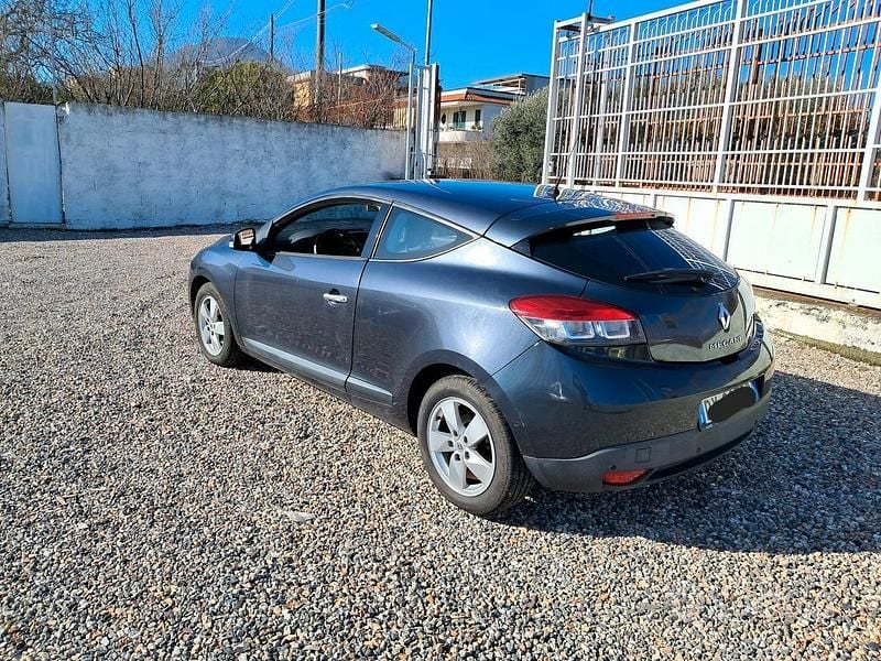 Usata Renault Mégane Coupé Dynamique 110 CV (80 kW) 2009 Grigio Coupé