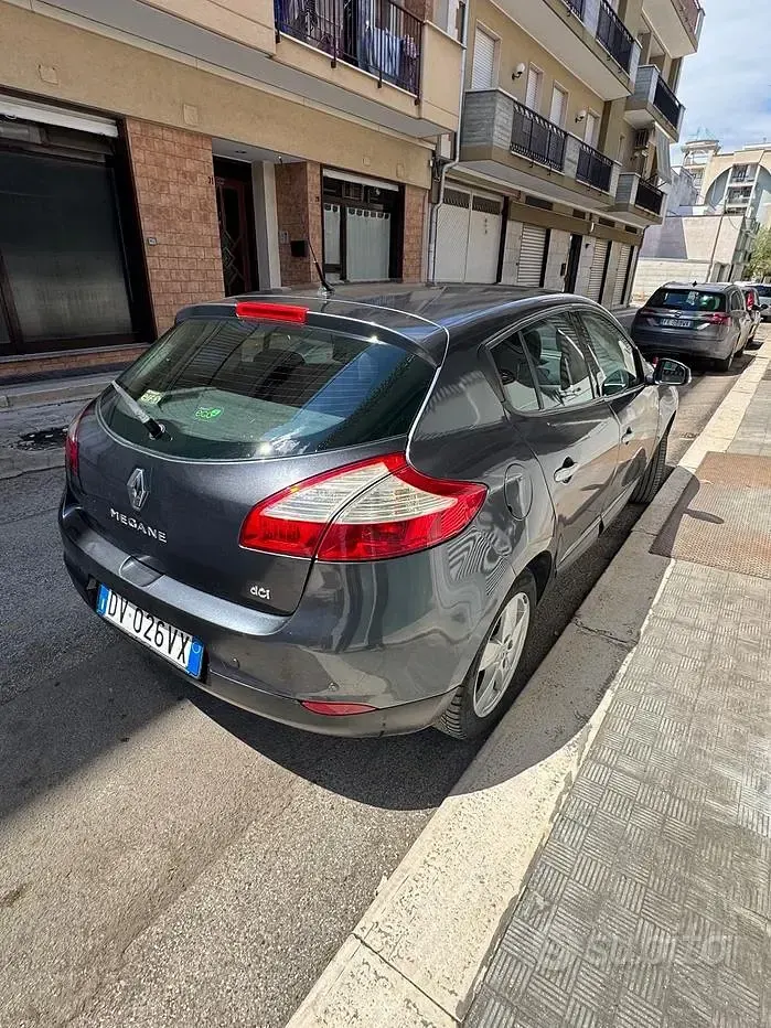 Usata Renault Mégane III Dynamique 110 CV (80 kW) 2009 Grigio Berlina
