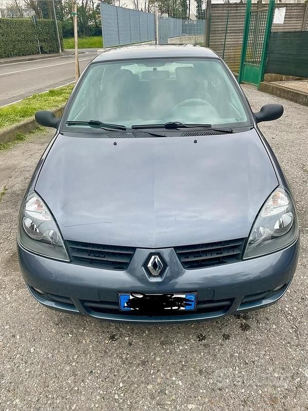 Usata Renault Clio II 75 CV (55 kW) 2009 Grigio Berlina