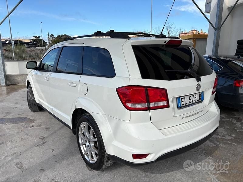 Usata Fiat Freemont Lounge 140 CV (102 kW) 2012 Bianco SUV