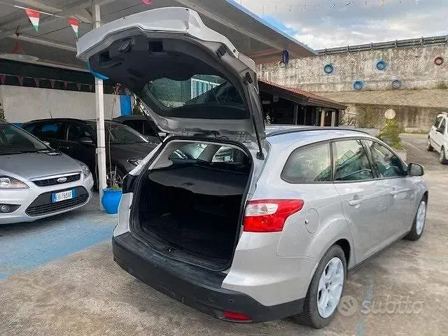 Usata Ford Focus Titanium 120 CV (88 kW) 2014 Grigio Station wagon
