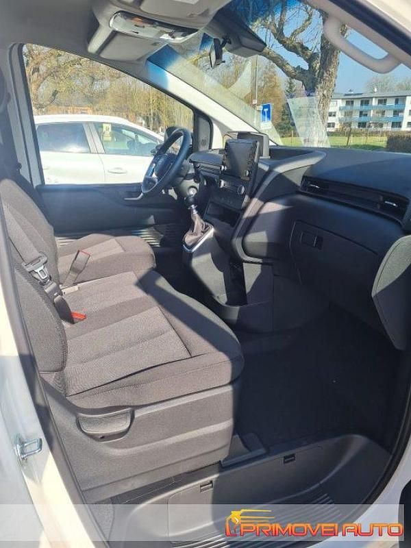 Usata Hyundai Staria 177 CV (130 kW) 2022 Bianco Monovolume