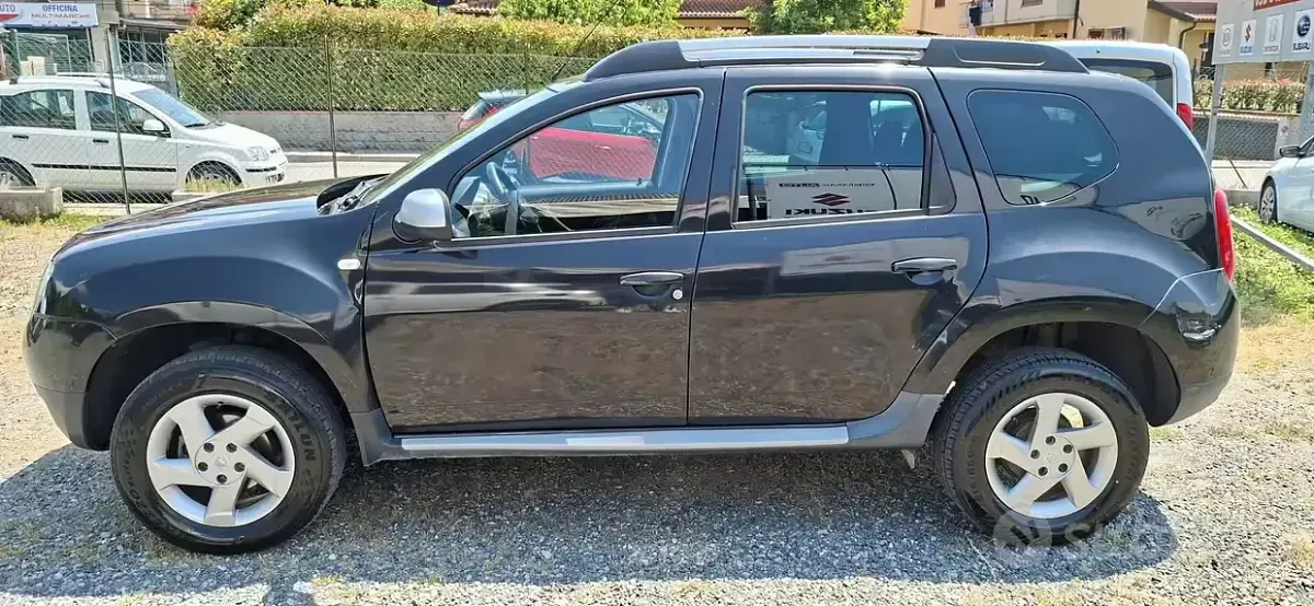 Usata Dacia Duster Lauréate 102 CV (75 kW) 2012 Nero SUV