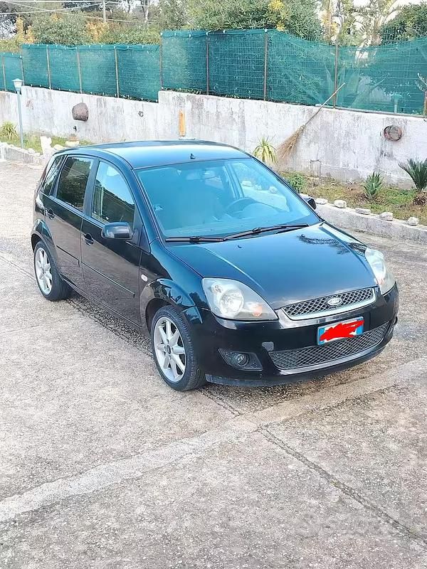 Usata Ford Fiesta 2008 Nero Utilitaria