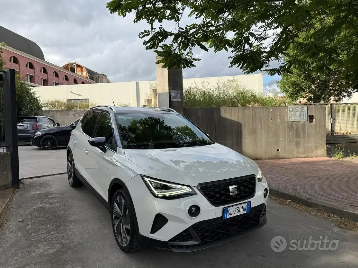 Usata Seat Arona FR 110 CV (80 kW) 2023 Bianco SUV