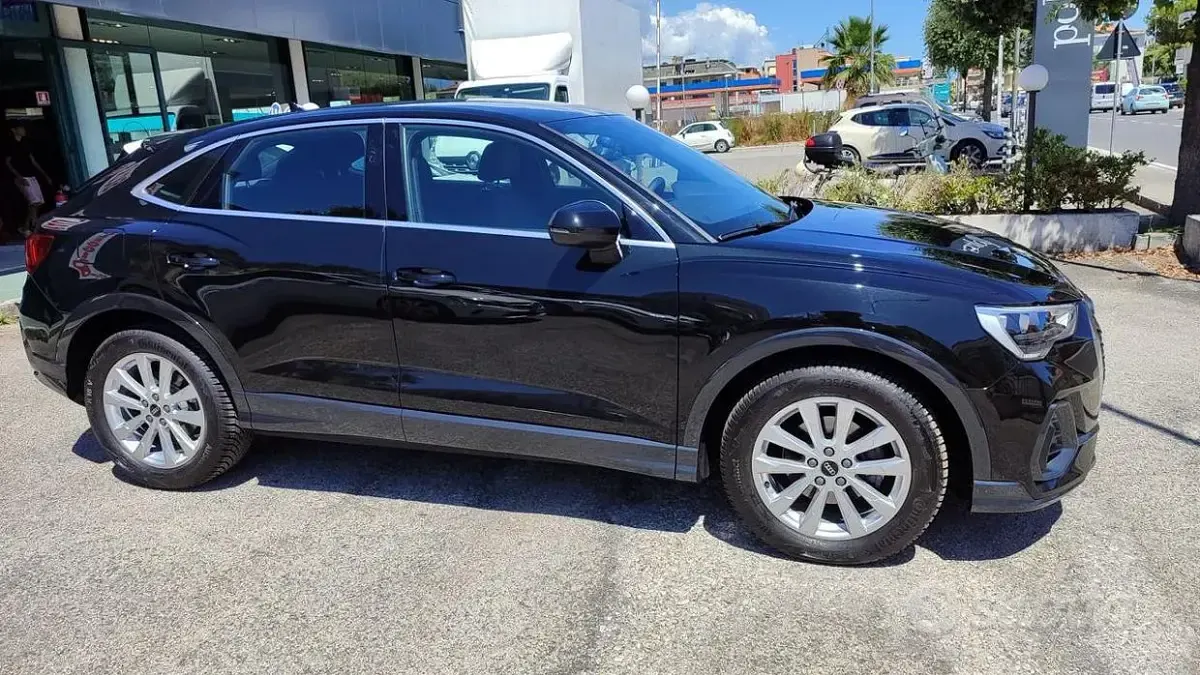 Usata Audi Q3 Sportback Sport 150 CV (110 kW) 2024 Nero metallizzato SUV