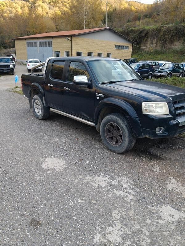 Nero Usata 2009 Ford Ranger Limited Pick-up | 6500 € (Super prezzo) - Immagine 1/4