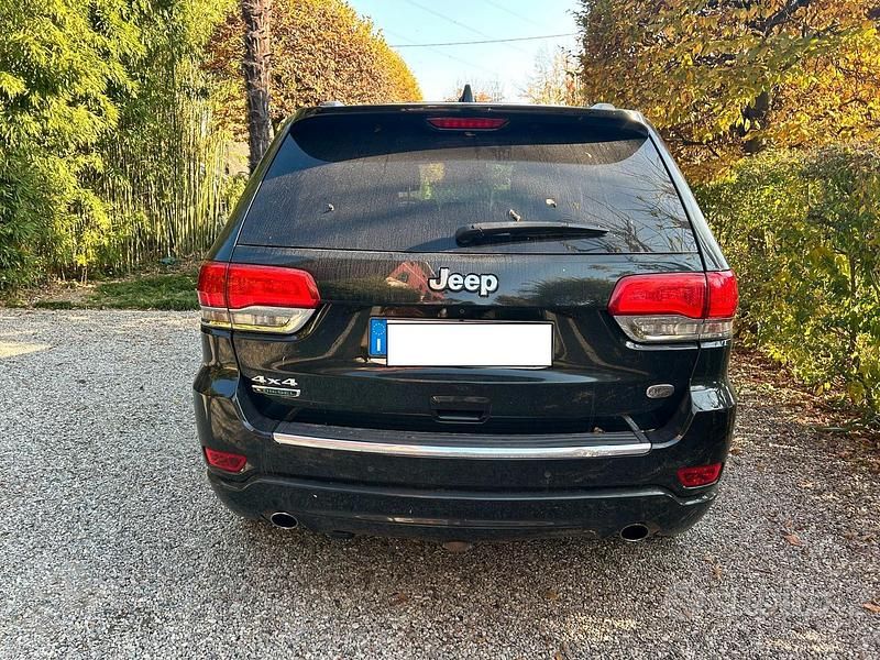 Usata Jeep Grand Cherokee Overland 250 CV (183 kW) 2015 Nero SUV