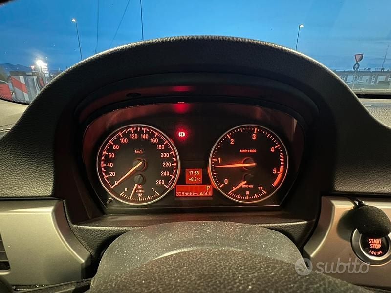 Usata BMW 320 177 CV (130 kW) 2008 Nero Station wagon
