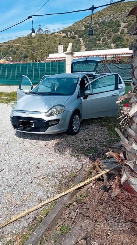 Usata Fiat Grande Punto 75 CV (55 kW) 2010 Grigio Utilitaria