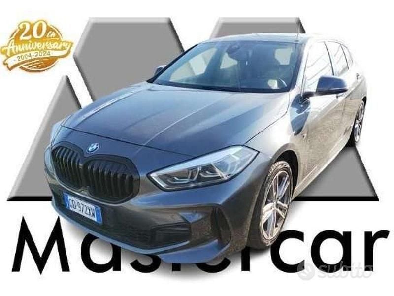 Grigio Usata 2021 BMW 116 M Sport Due volumi | 15.900 € (Buon prezzo) - Immagine 1/4