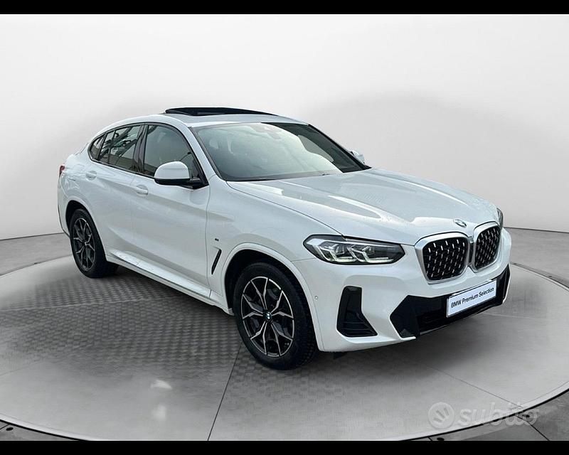 Usata BMW X4 M Sport 190 CV (139 kW) 2022 Alpinweiss iii pastello SUV