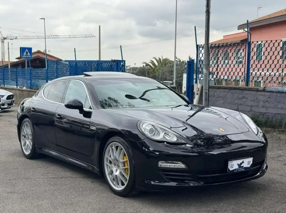 Usata Porsche Panamera 333 CV (244 kW) 2011 Nero Utilitaria