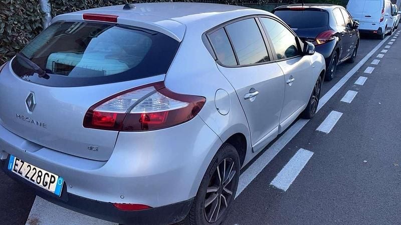 Usata Renault Mégane LIMITED 110 CV (80 kW) 2015 Berlina